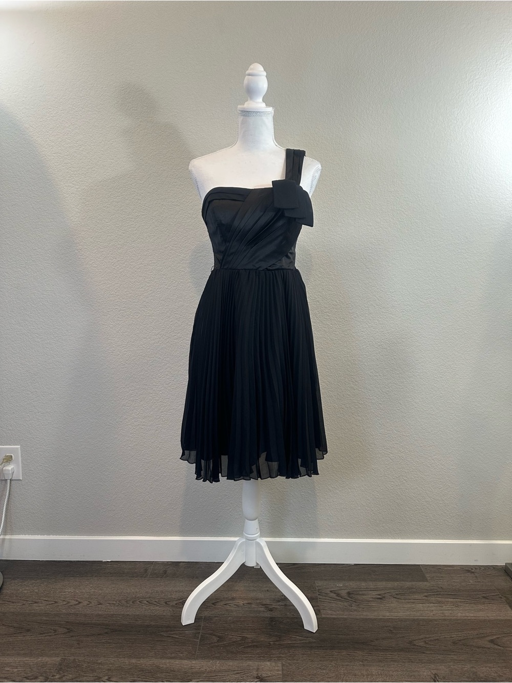 XOXO Black One Shoulder Pleated Chiffon Women’s Midi Dress - Size XS